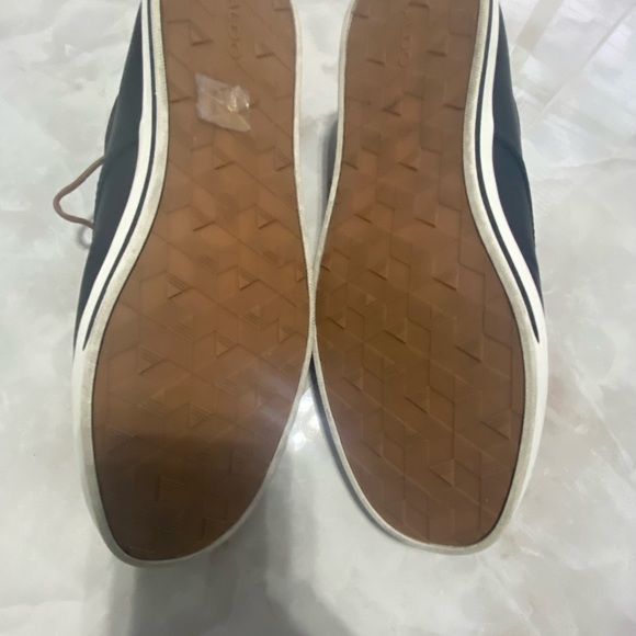 Also men’s shoes - Picture 3 of 7